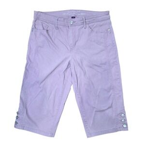 Gloria Vanderbilt All Around Slimming Skimmer Capri Button Detail Lavender 10